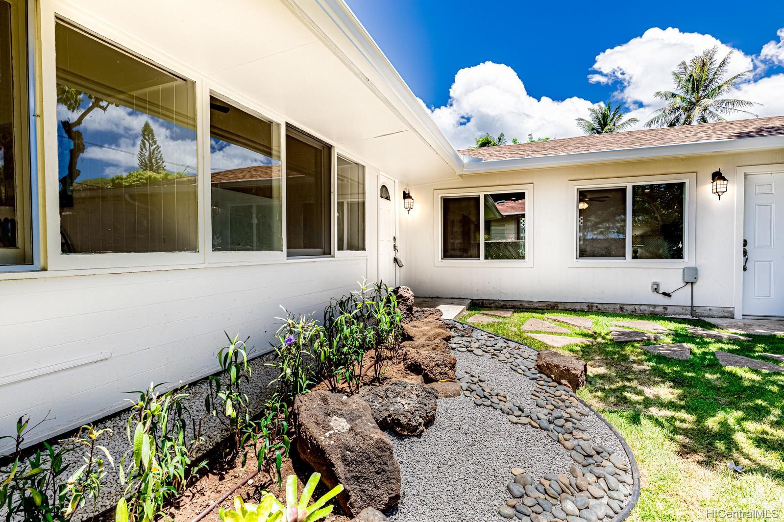 128 Kuliouou Road Honolulu, HI 96821