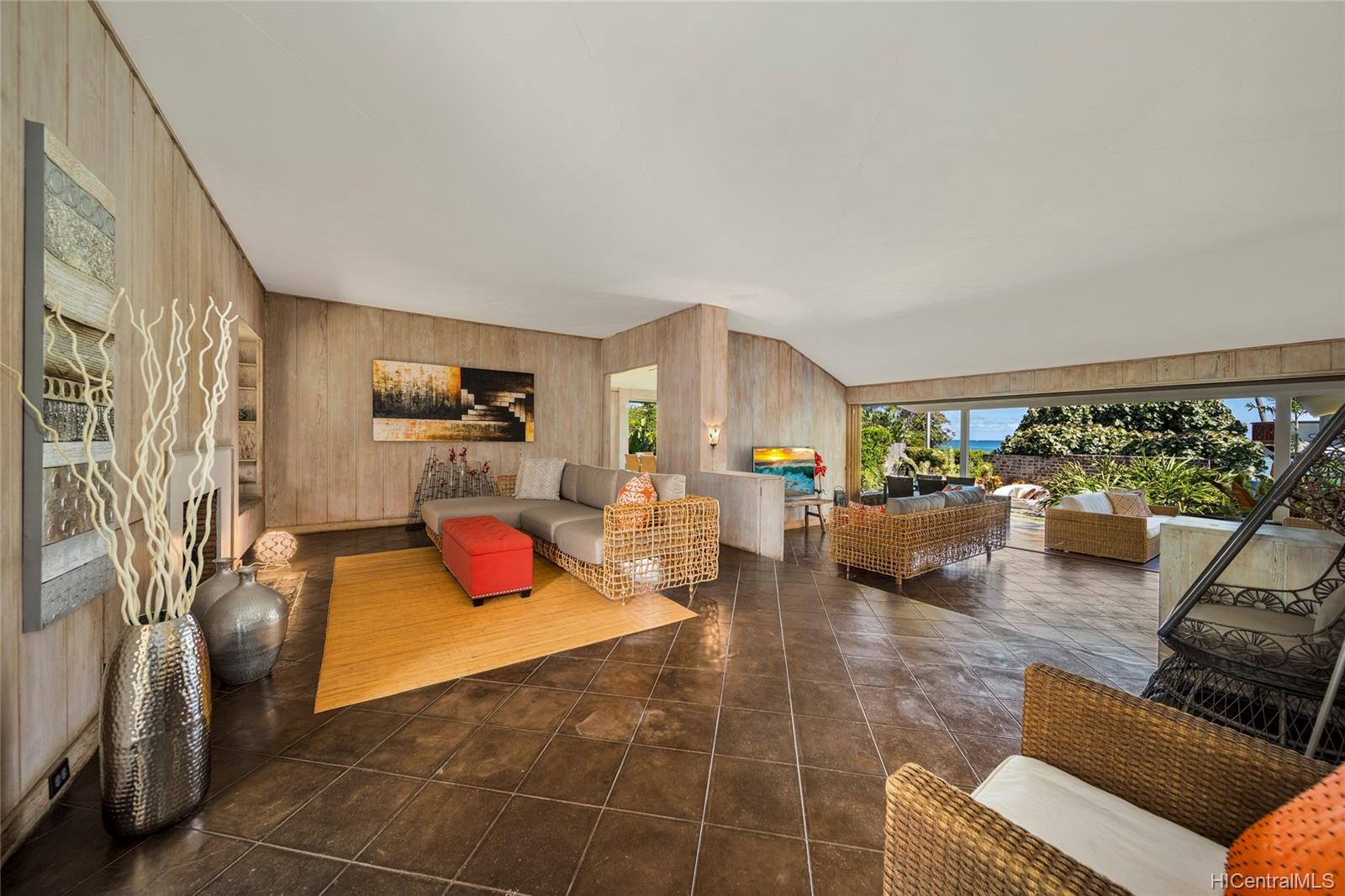 216 Kulamanu Place Honolulu, HI 96816