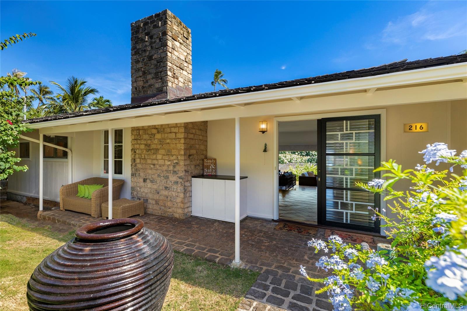 216 Kulamanu Place Honolulu, HI 96816