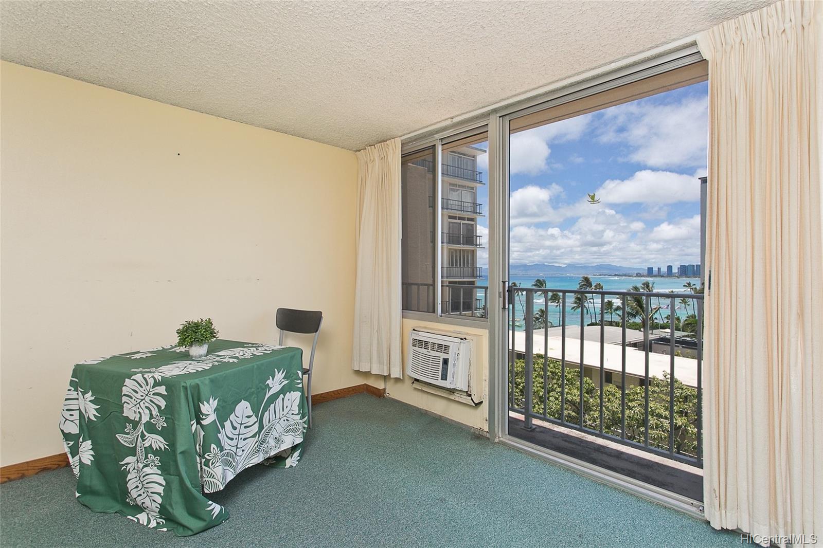 2947 Kalakaua Avenue #902, Honolulu, HI 96815