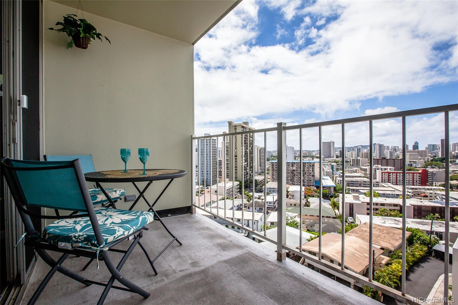 1069 Spencer Street #802, Honolulu, HI 96822