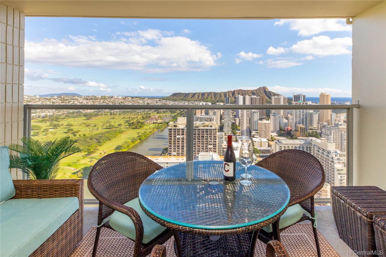 445 Seaside Avenue #4321, Honolulu, HI 96815