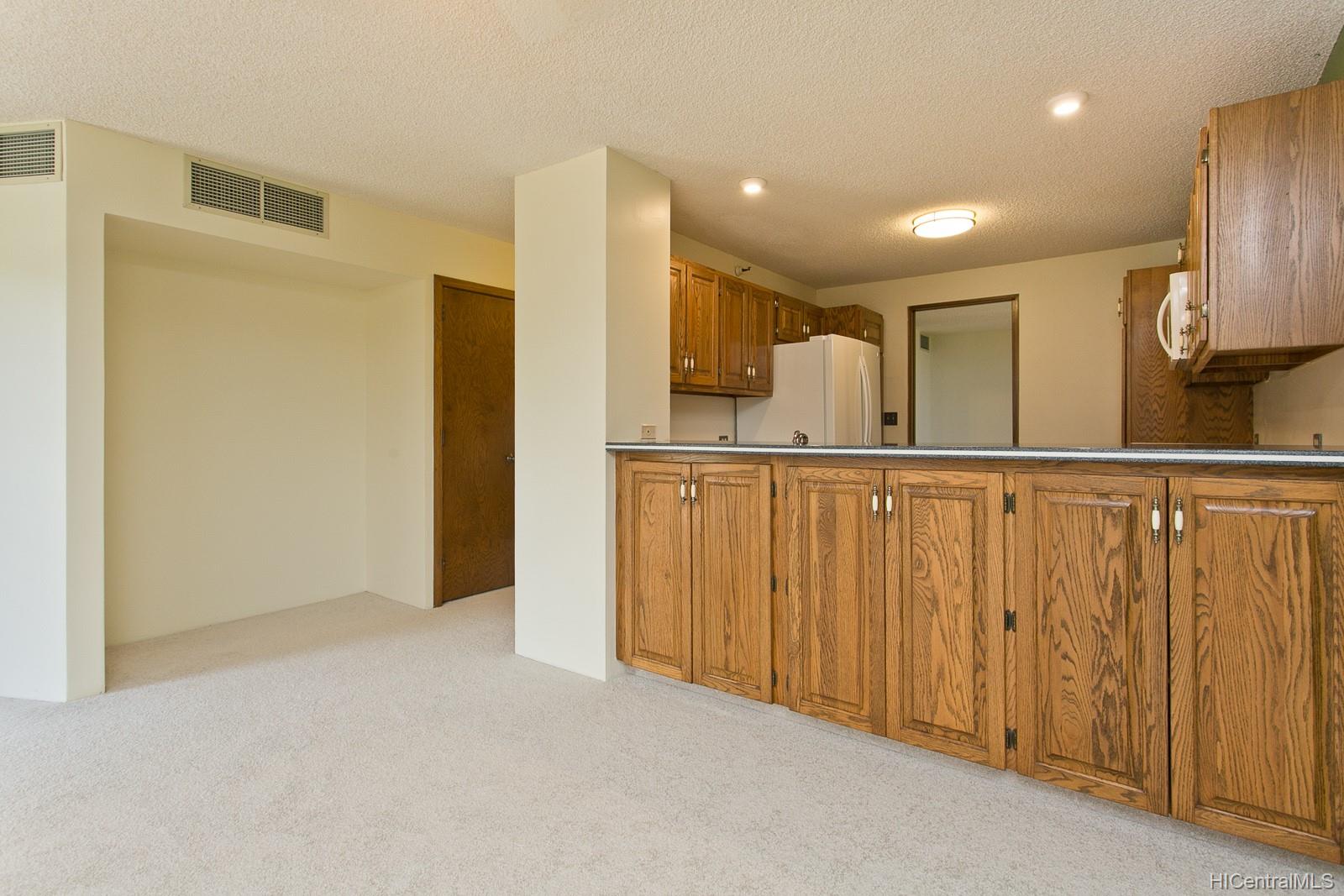 555 Hahaione Street #10A, Honolulu, HI 96825