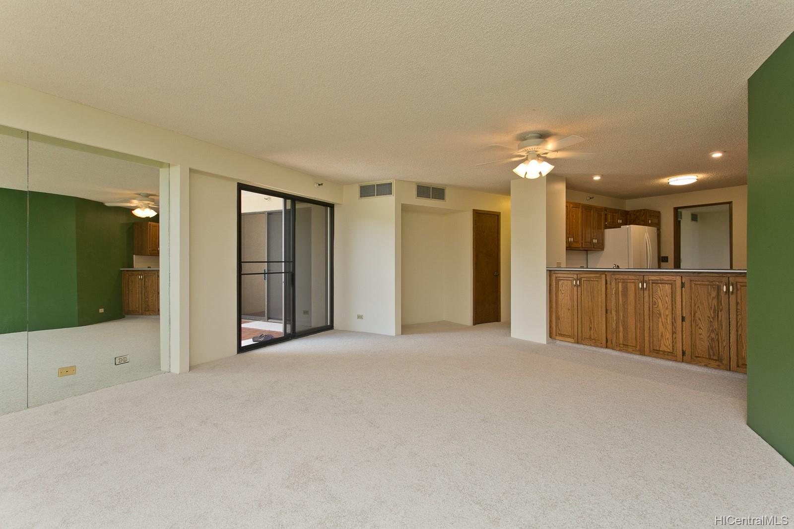 555 Hahaione Street #10A, Honolulu, HI 96825