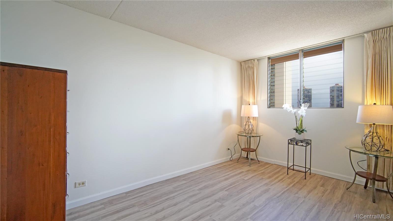 2240 Kuhio Avenue #1003, Honolulu, HI 96815