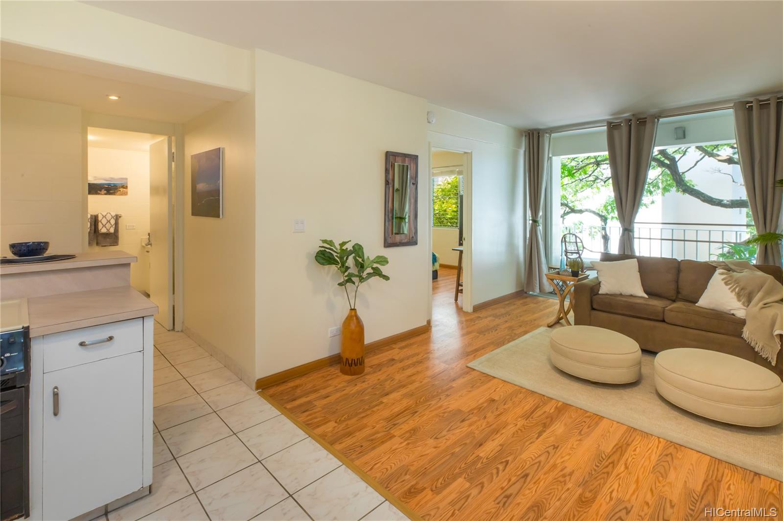 1425 Punahou Street #401, Honolulu, HI 96822