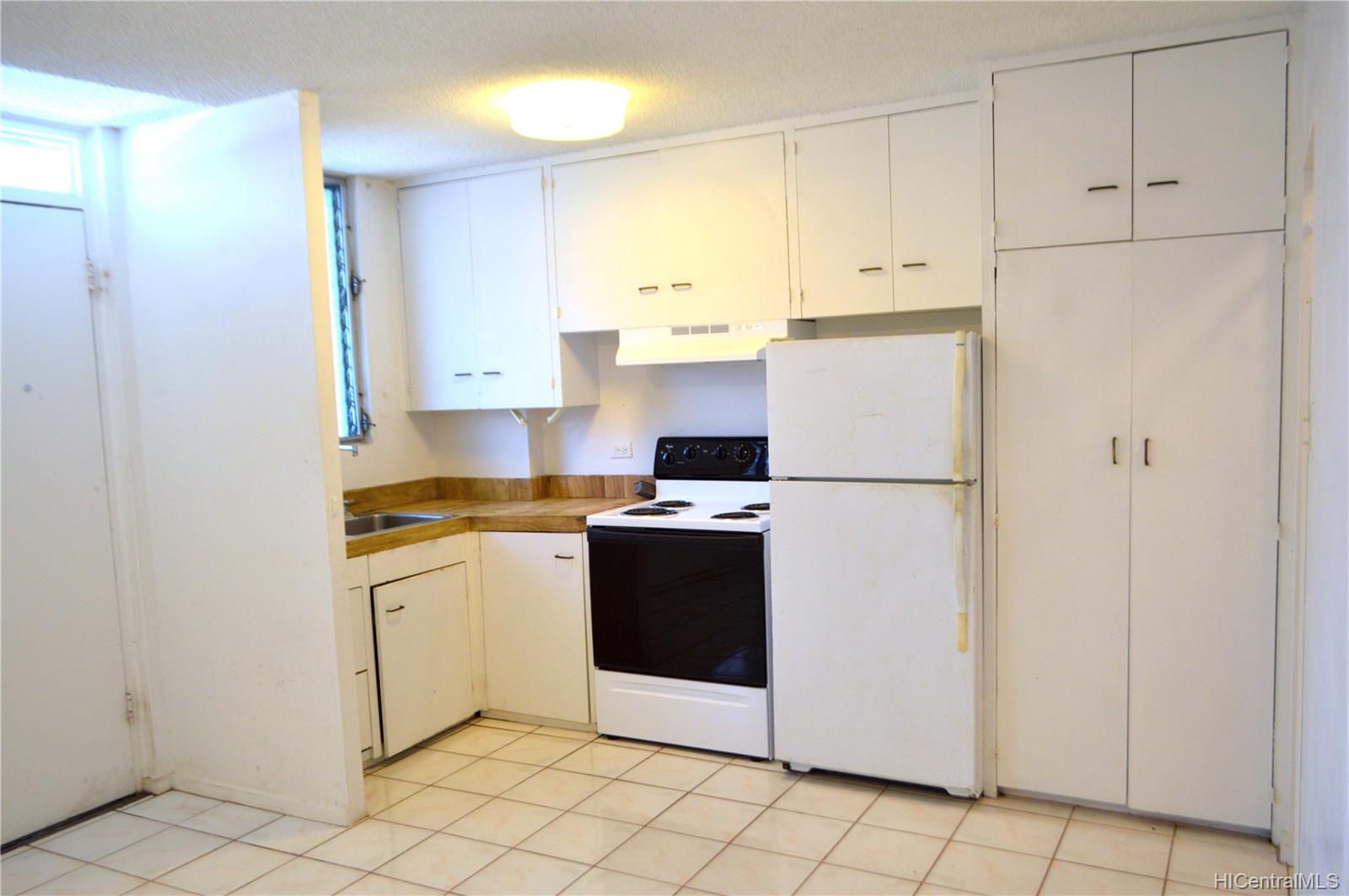 1525 Pensacola Street #101, Honolulu, HI 96822