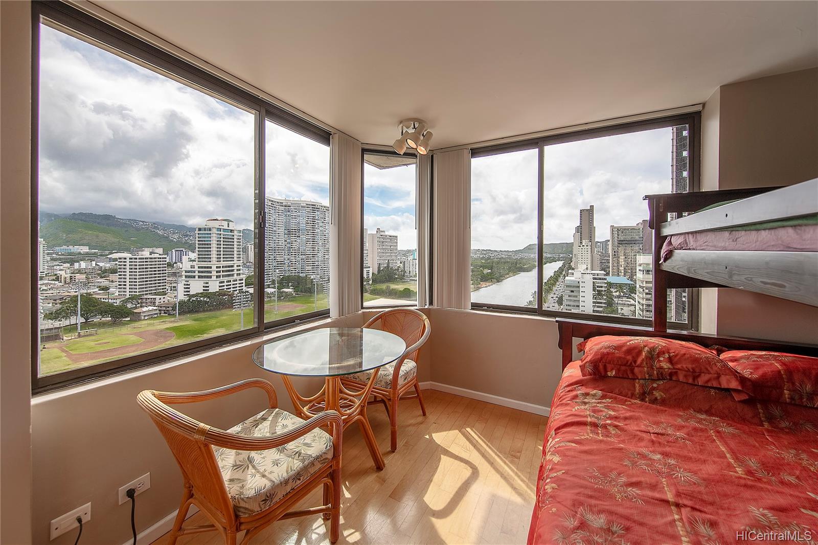 444 Niu Street #1811, Honolulu, HI 96815