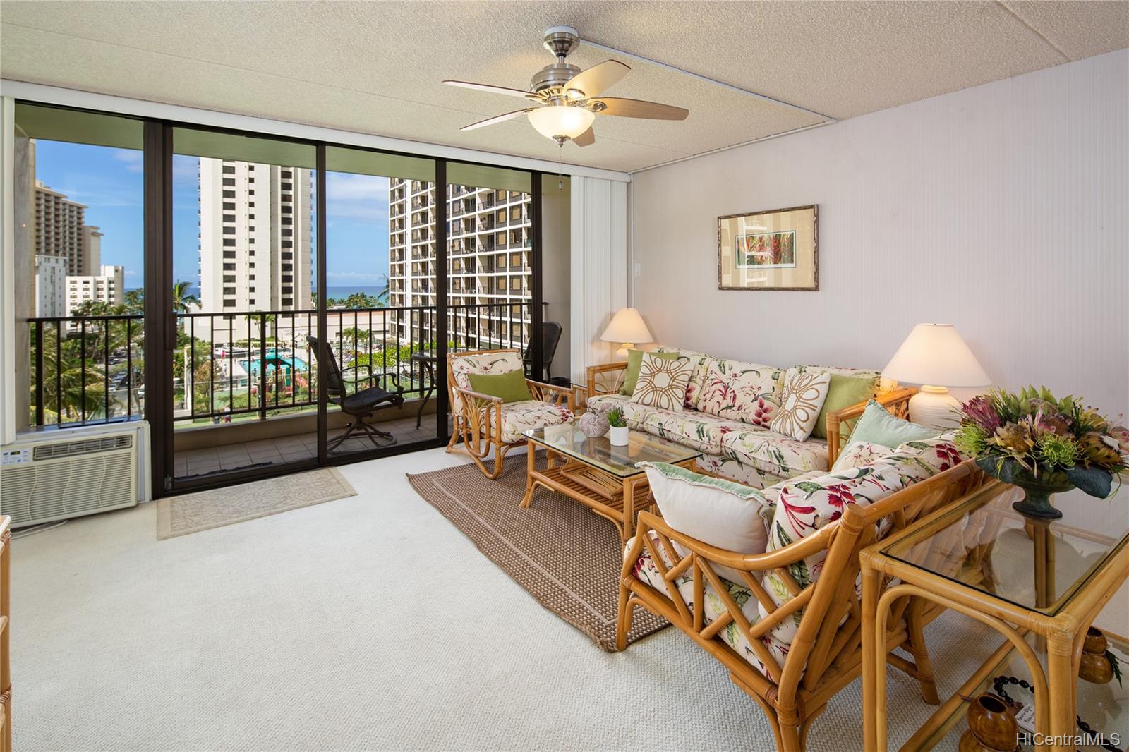 201 Ohua Avenue #Mauka 914, Honolulu, HI 96815