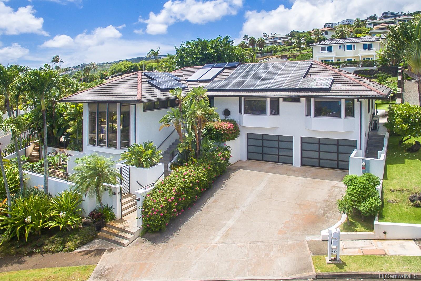 352 Lelekepue Place Honolulu, HI 96821