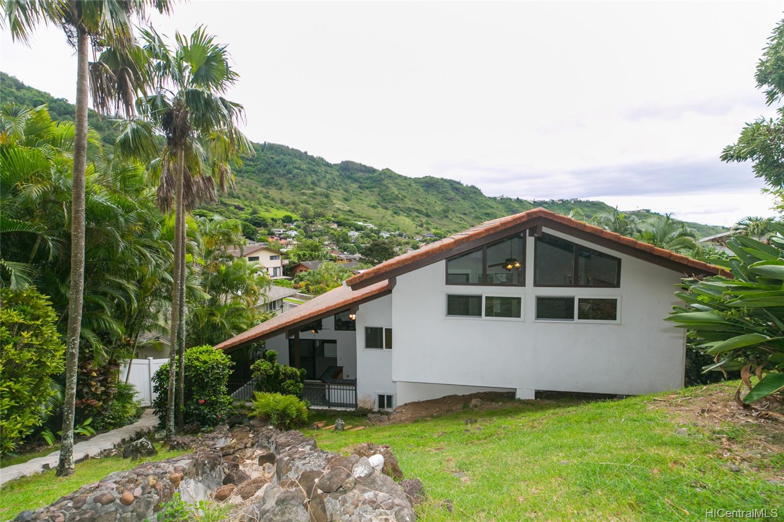 980 Kahena Street Honolulu, HI 96825