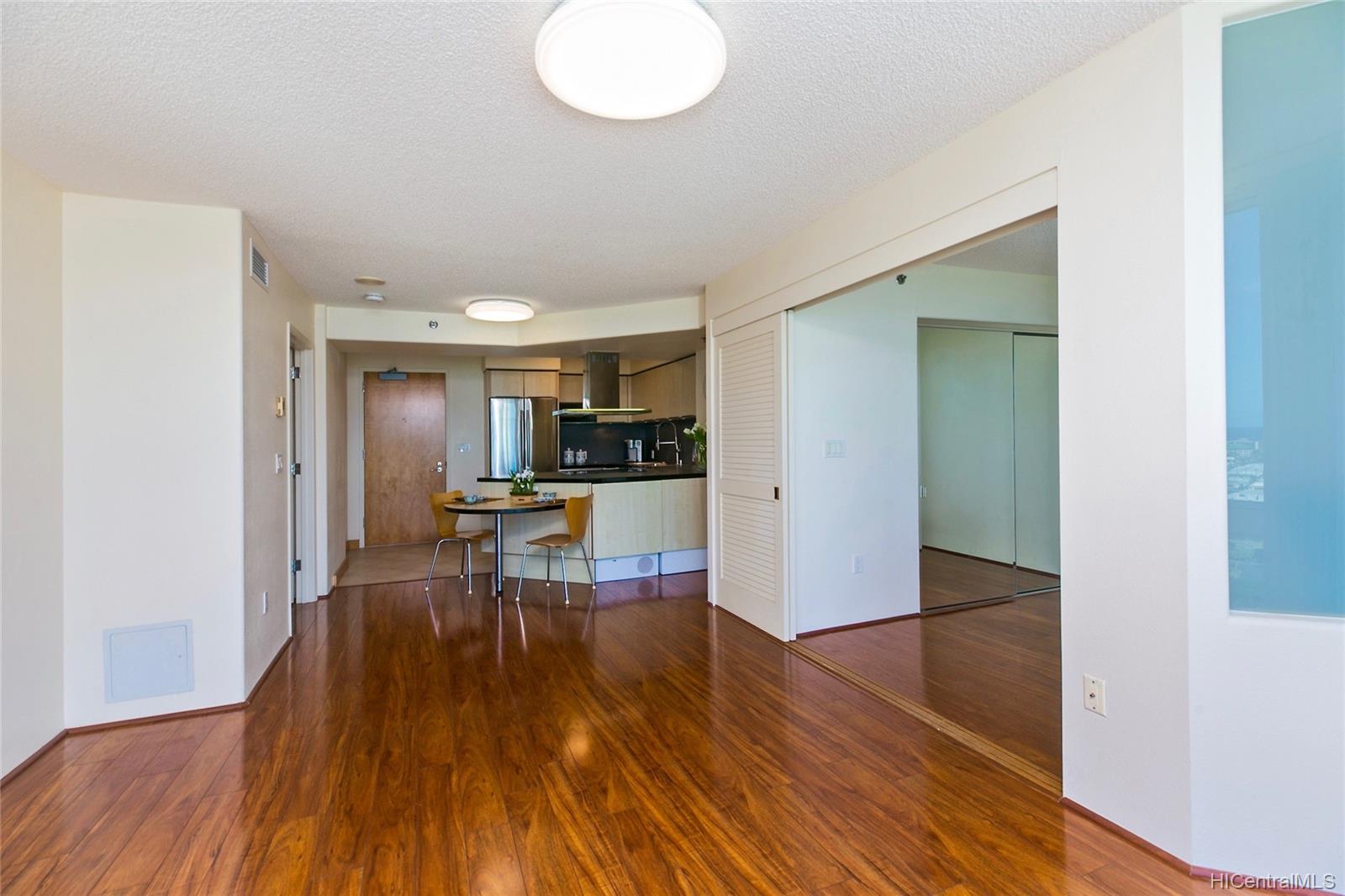 801 King Street #2203, Honolulu, HI 96813