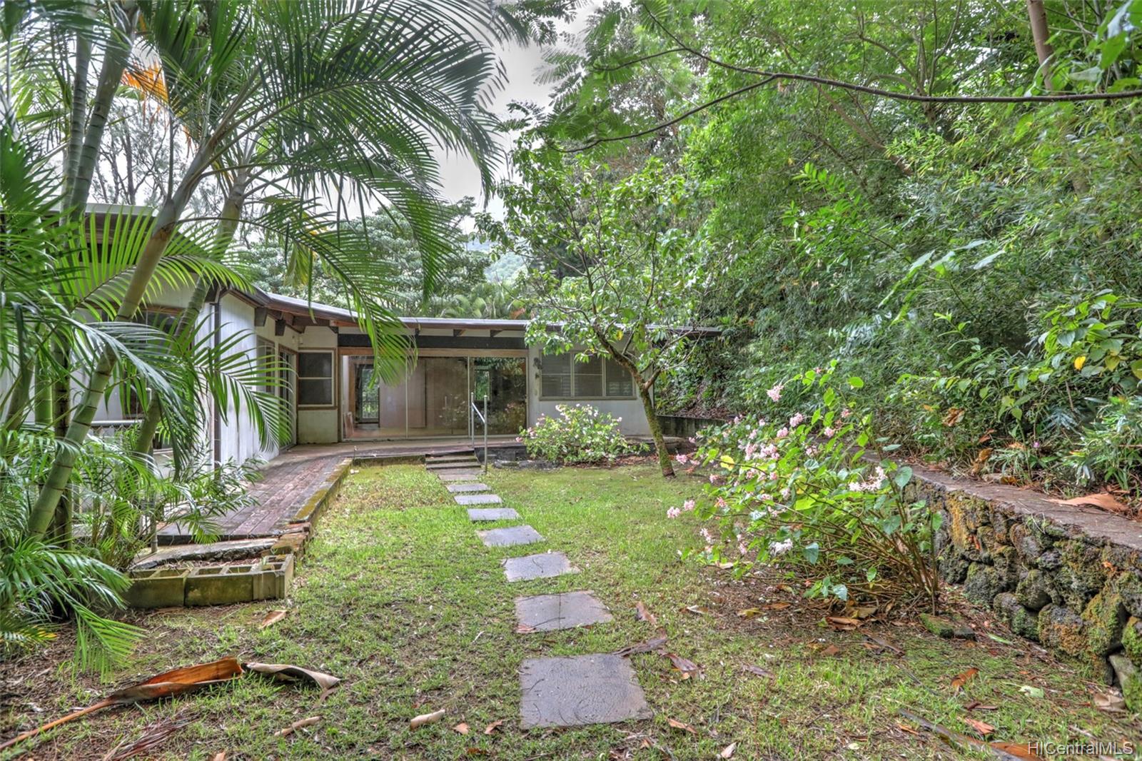 3477 Paty Drive Honolulu, HI 96822