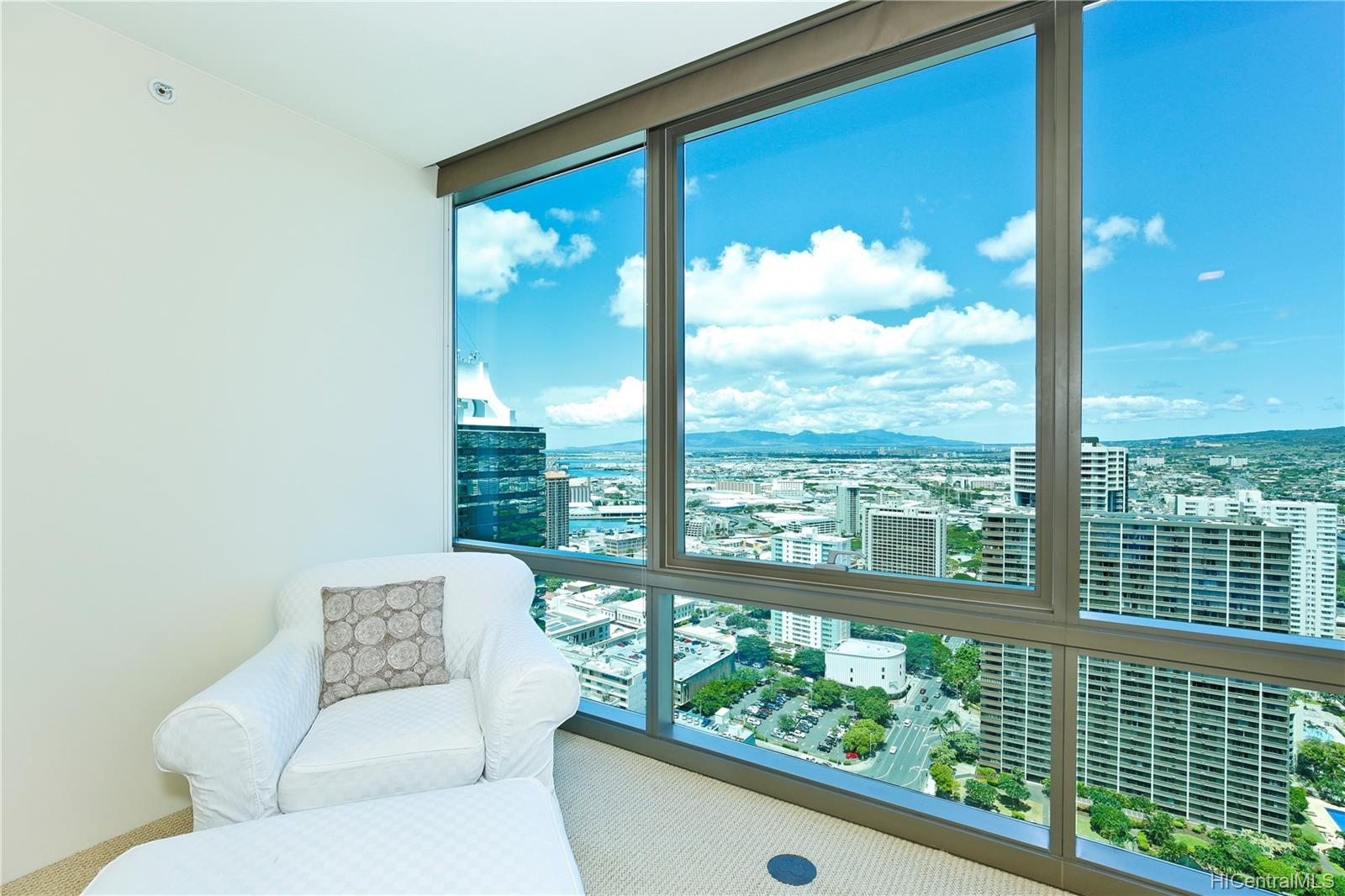 1200 Queen Emma Street #3903, Honolulu, HI 96813