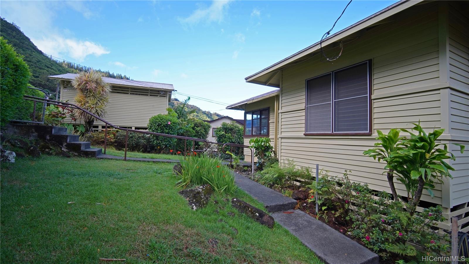 3033 Seaview Rise Honolulu, HI 96822