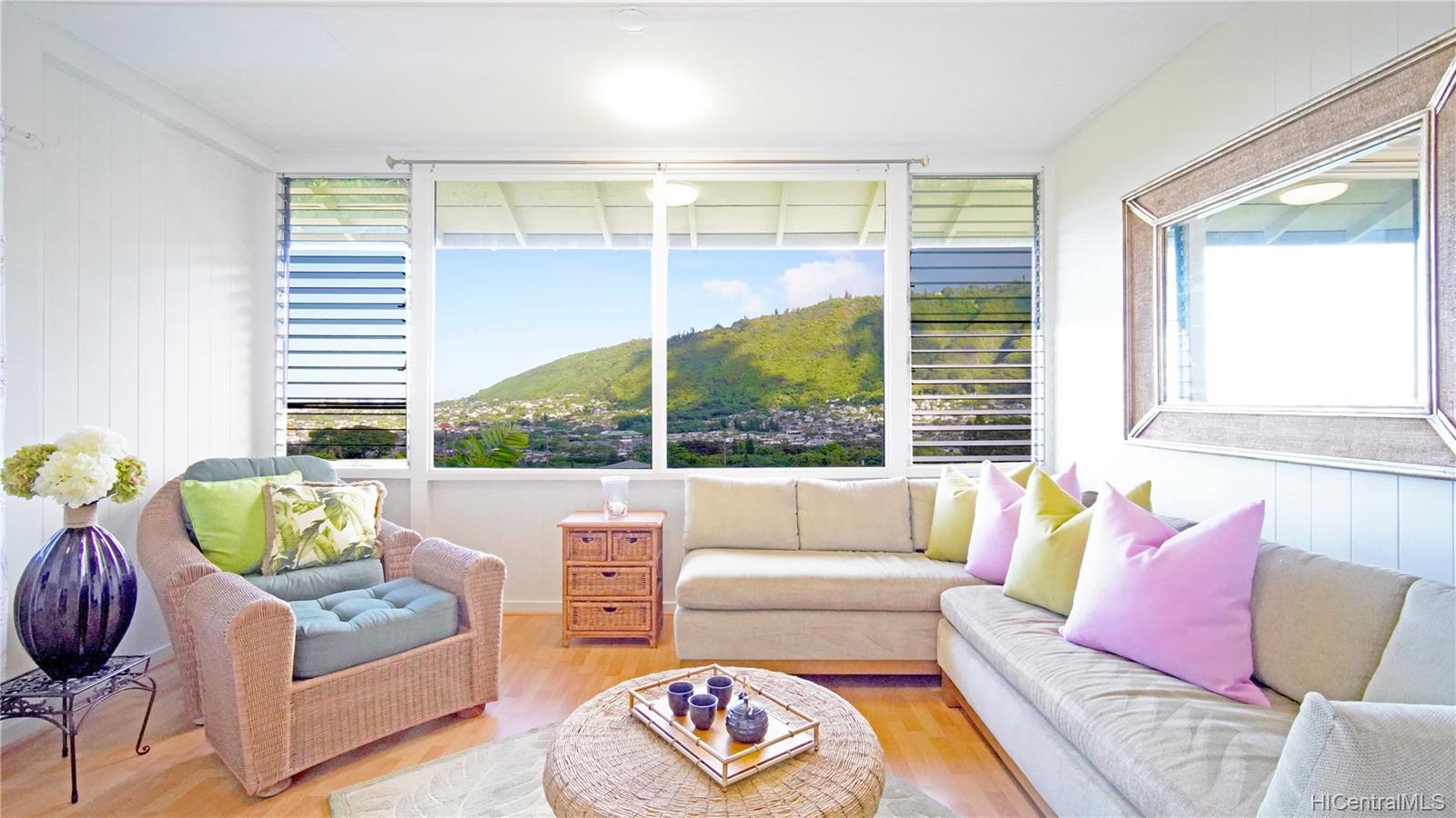 3033 Seaview Rise Honolulu, HI 96822