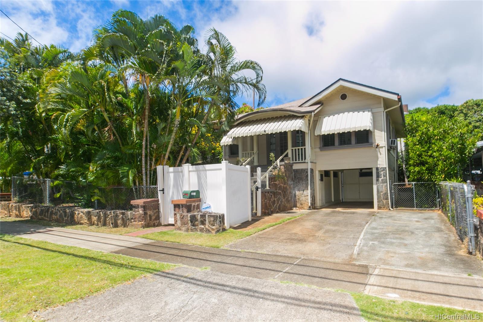 2116 Wilder Avenue Honolulu, HI 96822