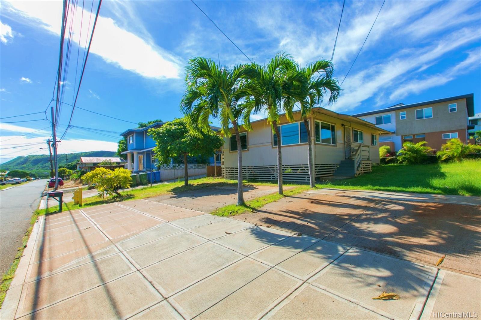 934 19th Avenue Honolulu, HI 96816