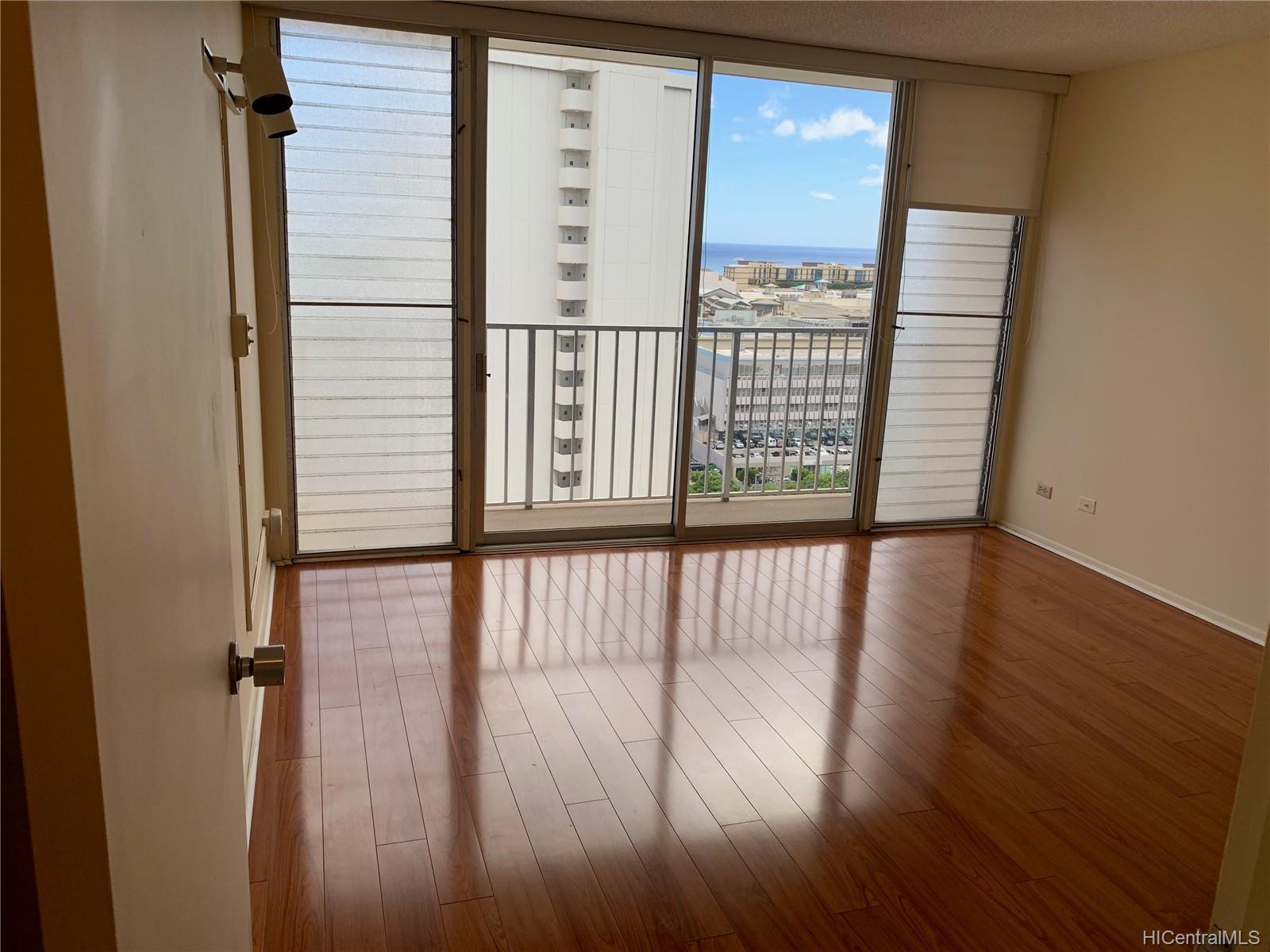 1561 kanunu Street #1802, Honolulu, HI 96814