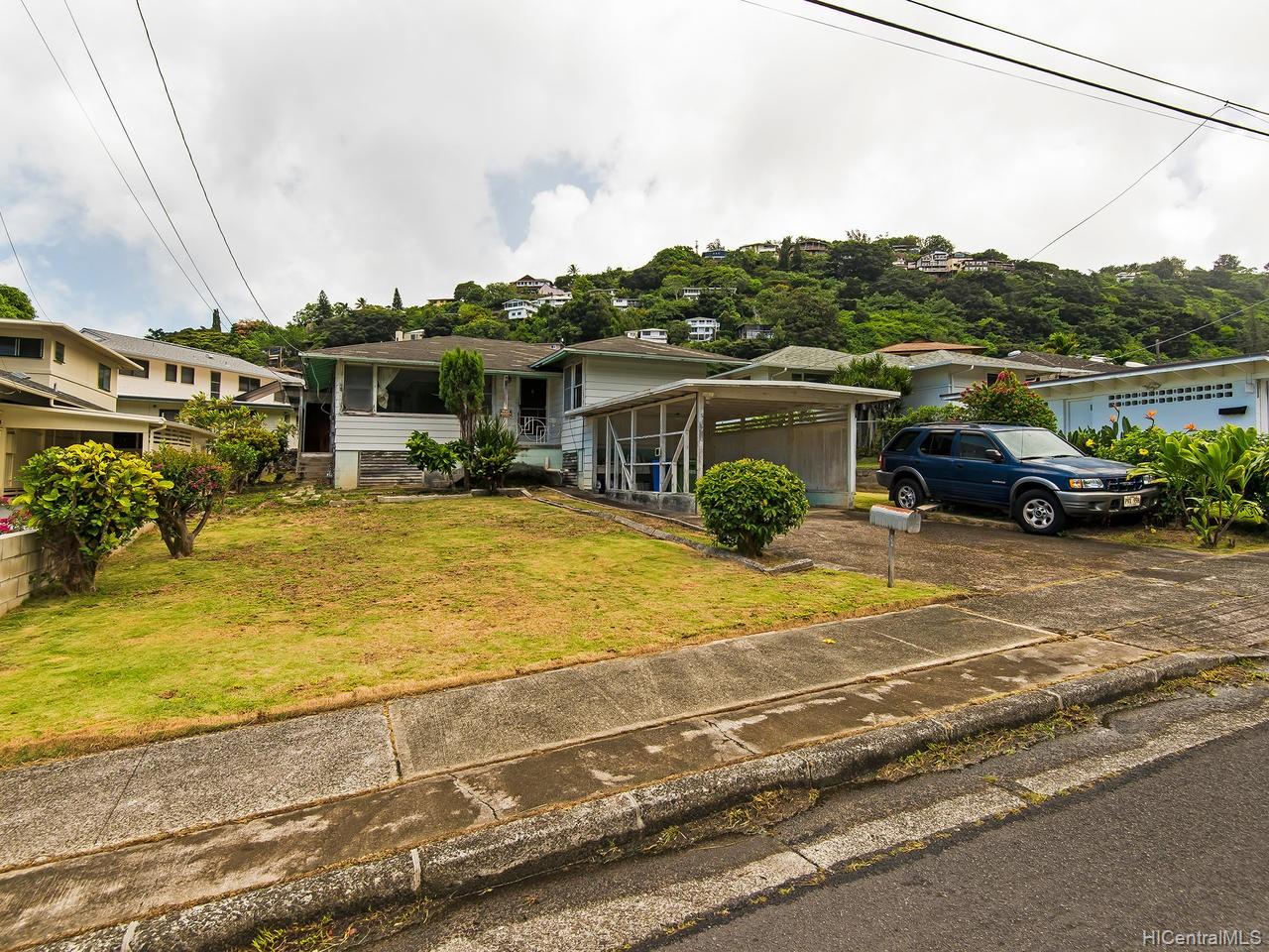 2584 Pauoa Road Honolulu, HI 96813