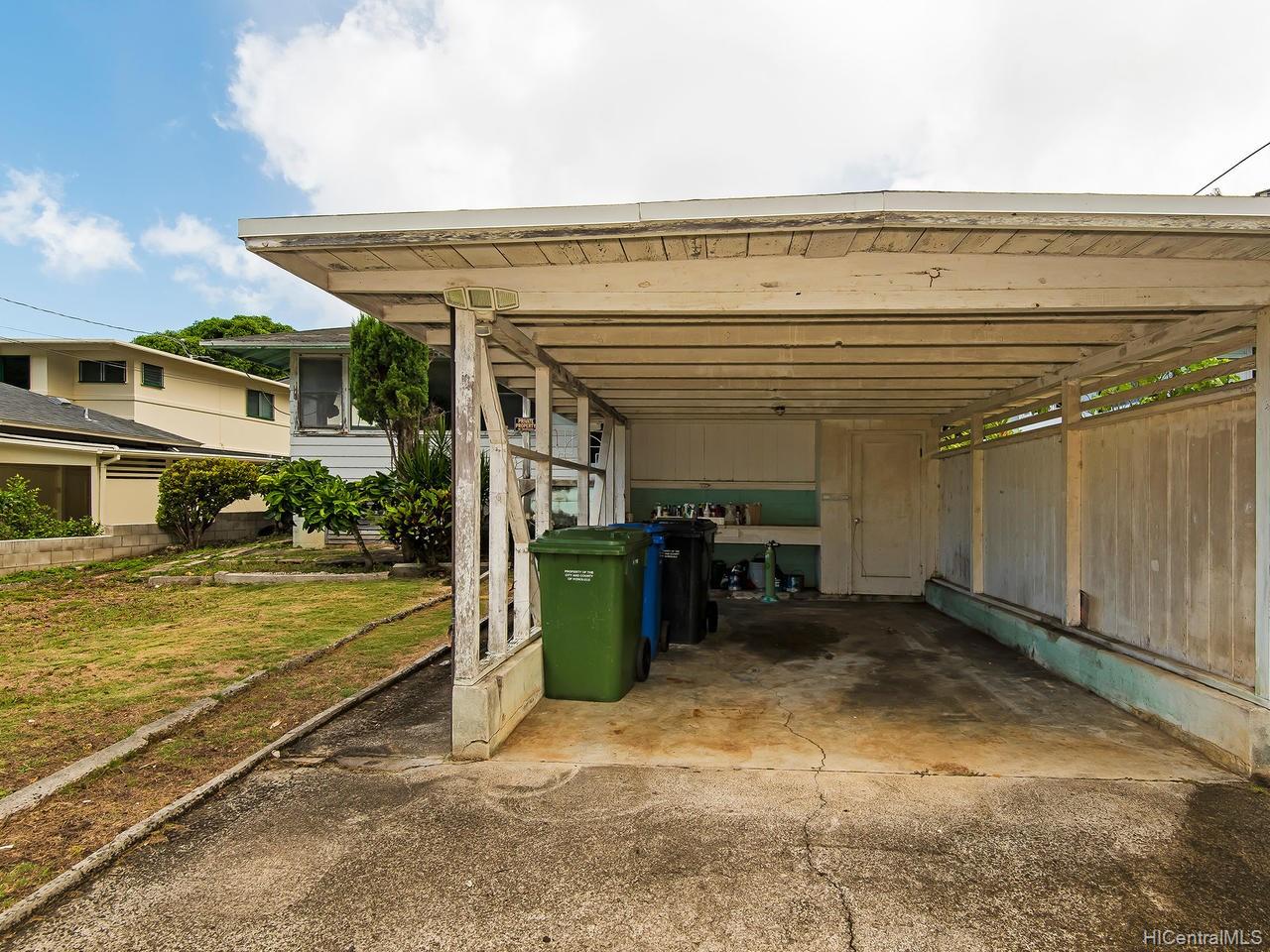 2584 Pauoa Road Honolulu, HI 96813