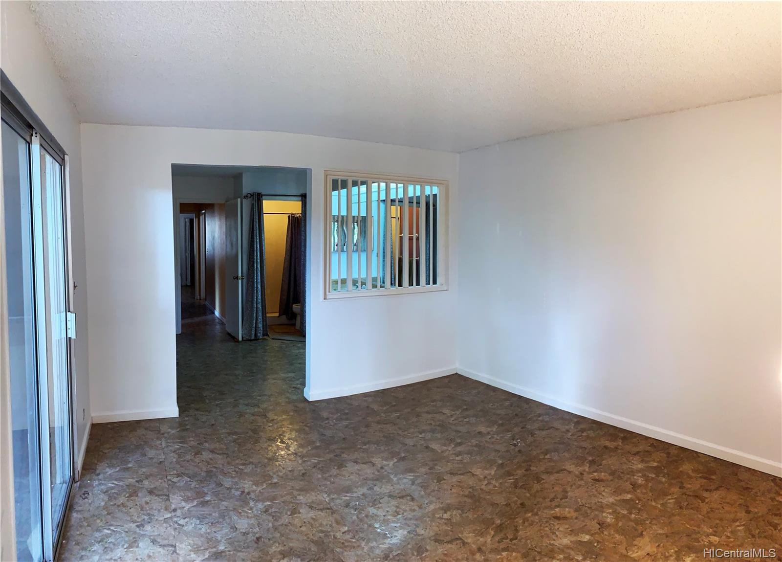 575 Hahaione Street #D101, Honolulu, HI 96825