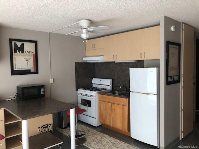 750 Amana Street #1607, Honolulu, HI 96814