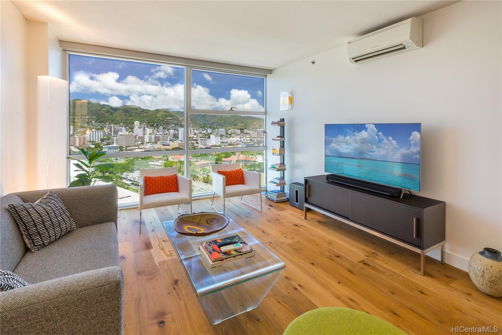 909 Kapiolani Boulevard #2705, Honolulu, HI 96814