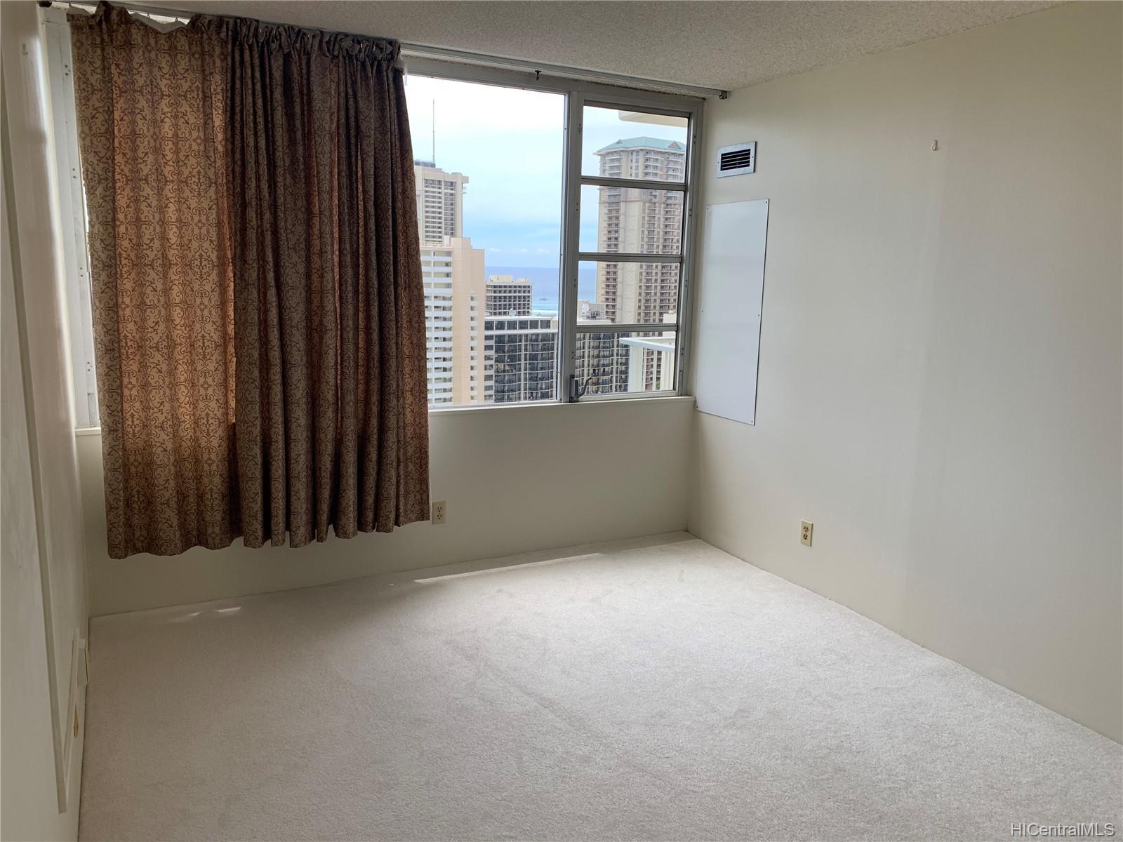 400 Hobron Lane #2405, Honolulu, HI 96815