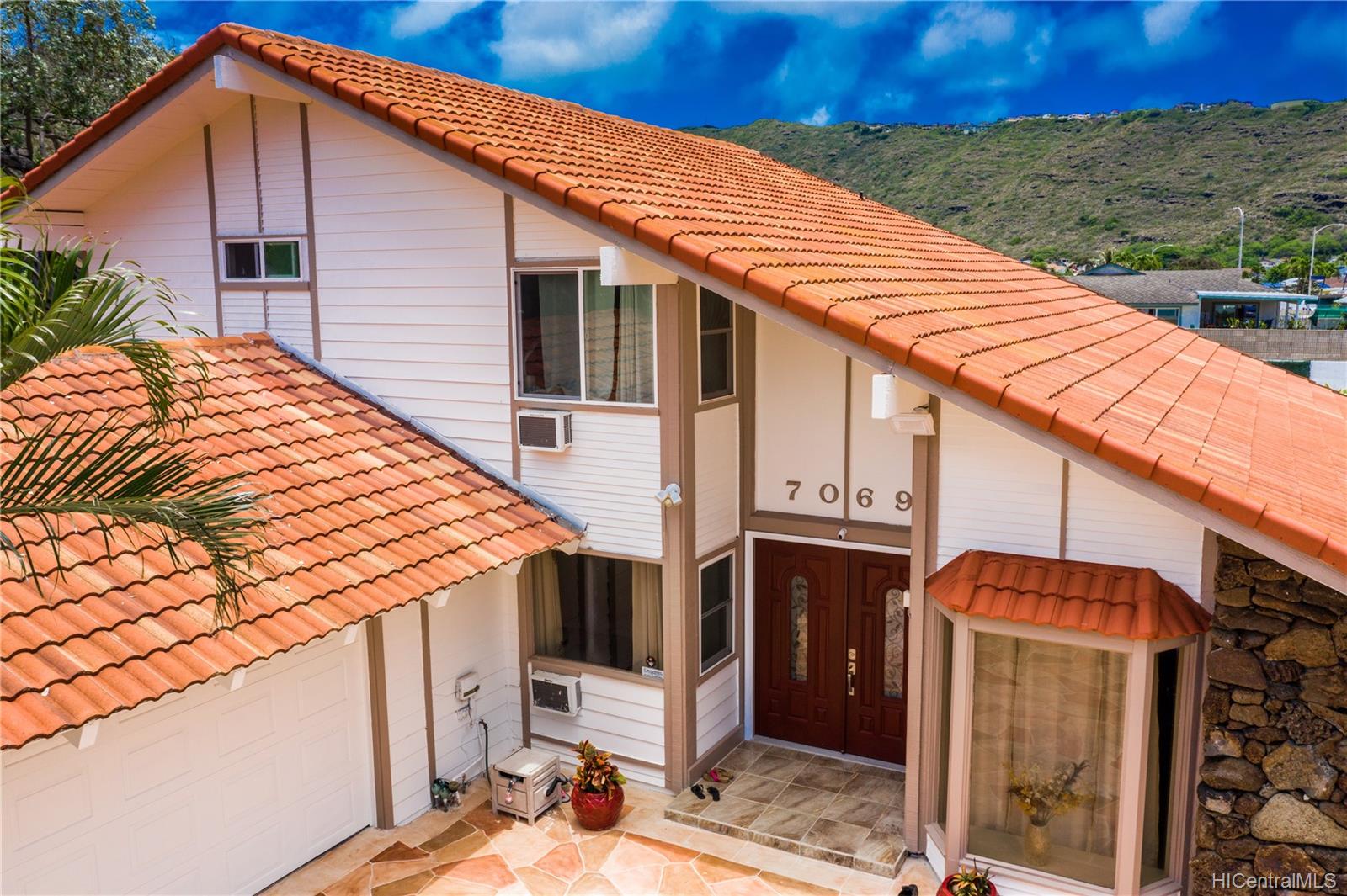 7069 Niumalu Loop Honolulu, HI 96825