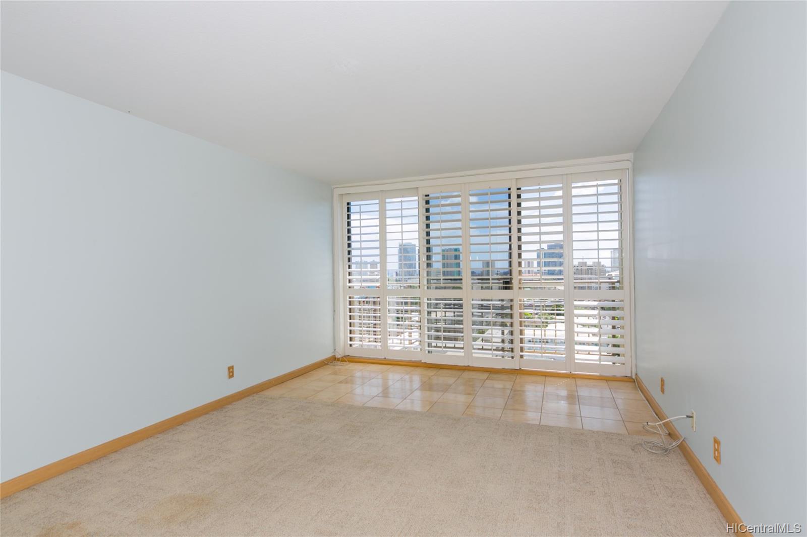 1561 Pensacola Street #1405, Honolulu, HI 96822