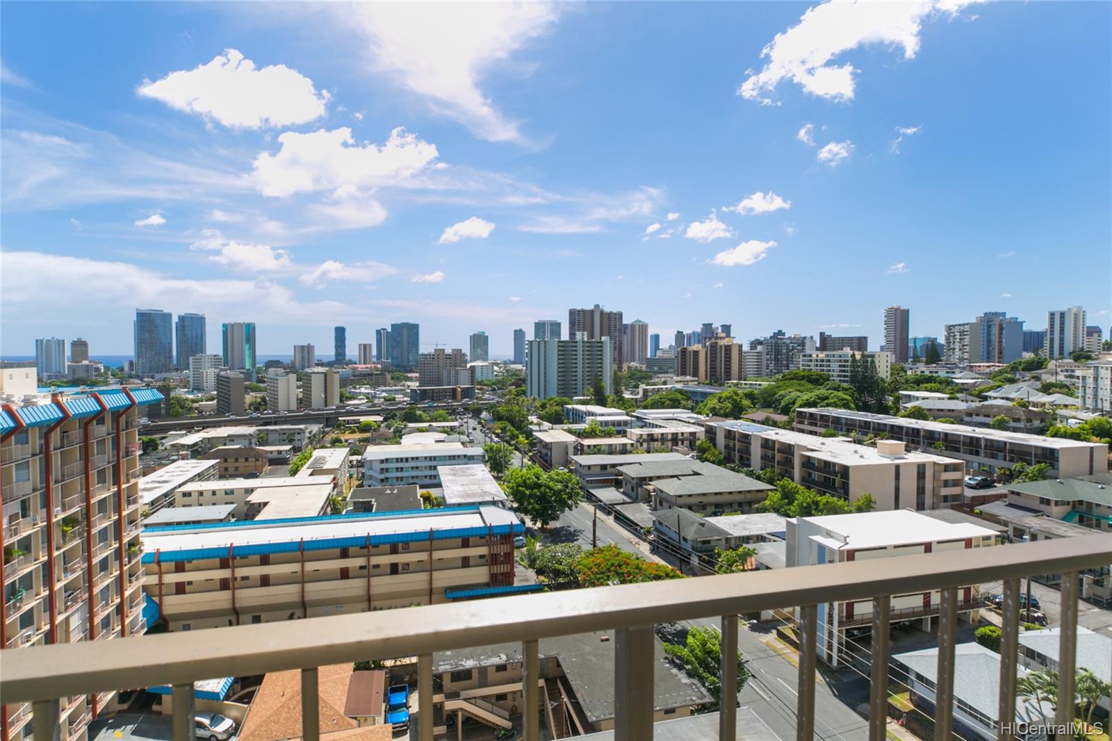 1561 Pensacola Street #1405, Honolulu, HI 96822