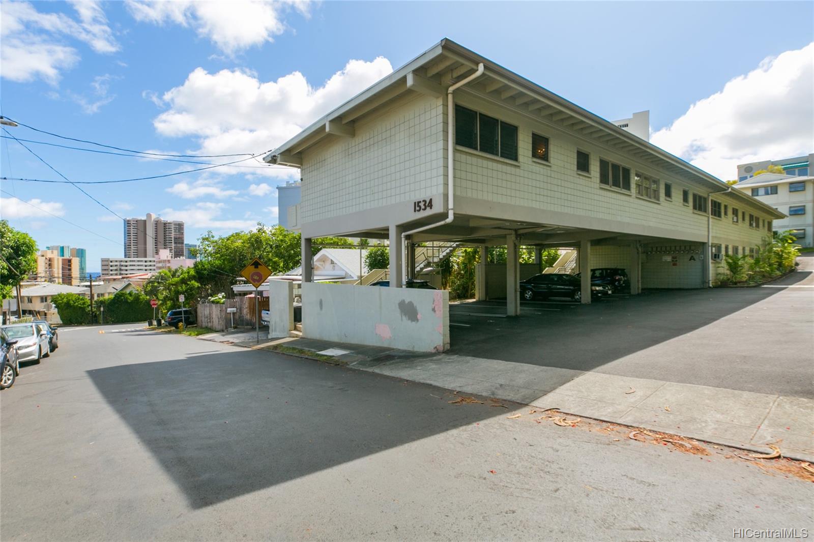 1534 Magazine Street #A10, Honolulu, HI 96822