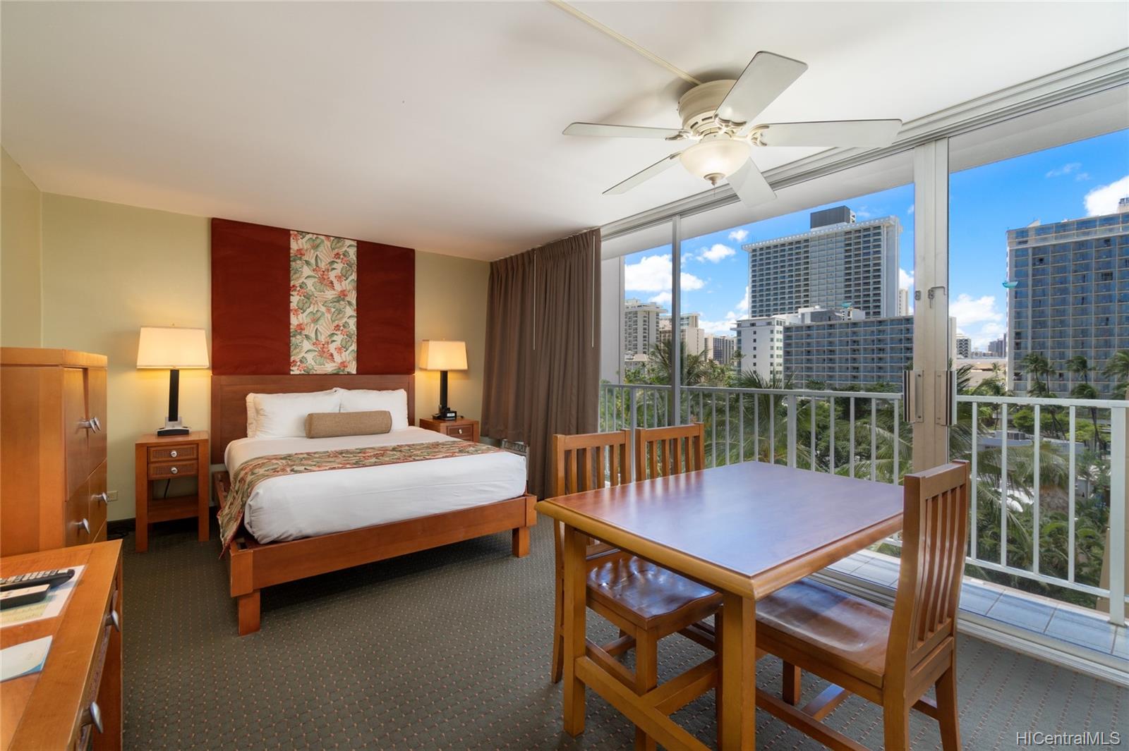 2427 Kuhio Avenue #705, Honolulu, HI 96815