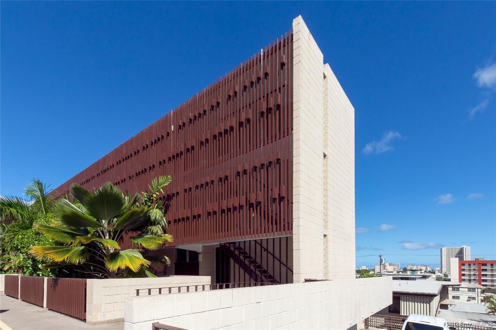 1524 Pensacola Street #101, Honolulu, HI 96822