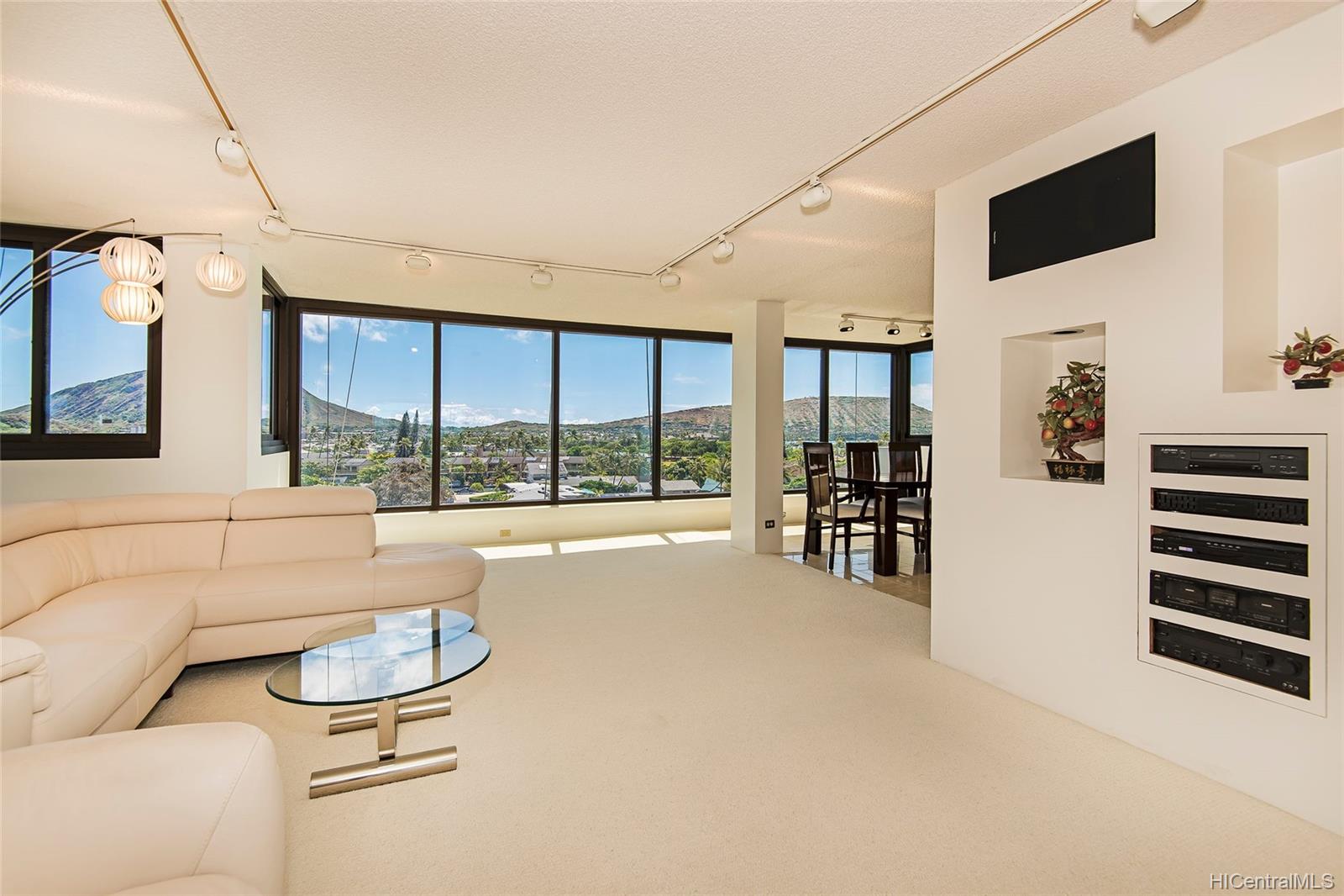 250 Kawaihae Street #2F, Honolulu, HI 96825