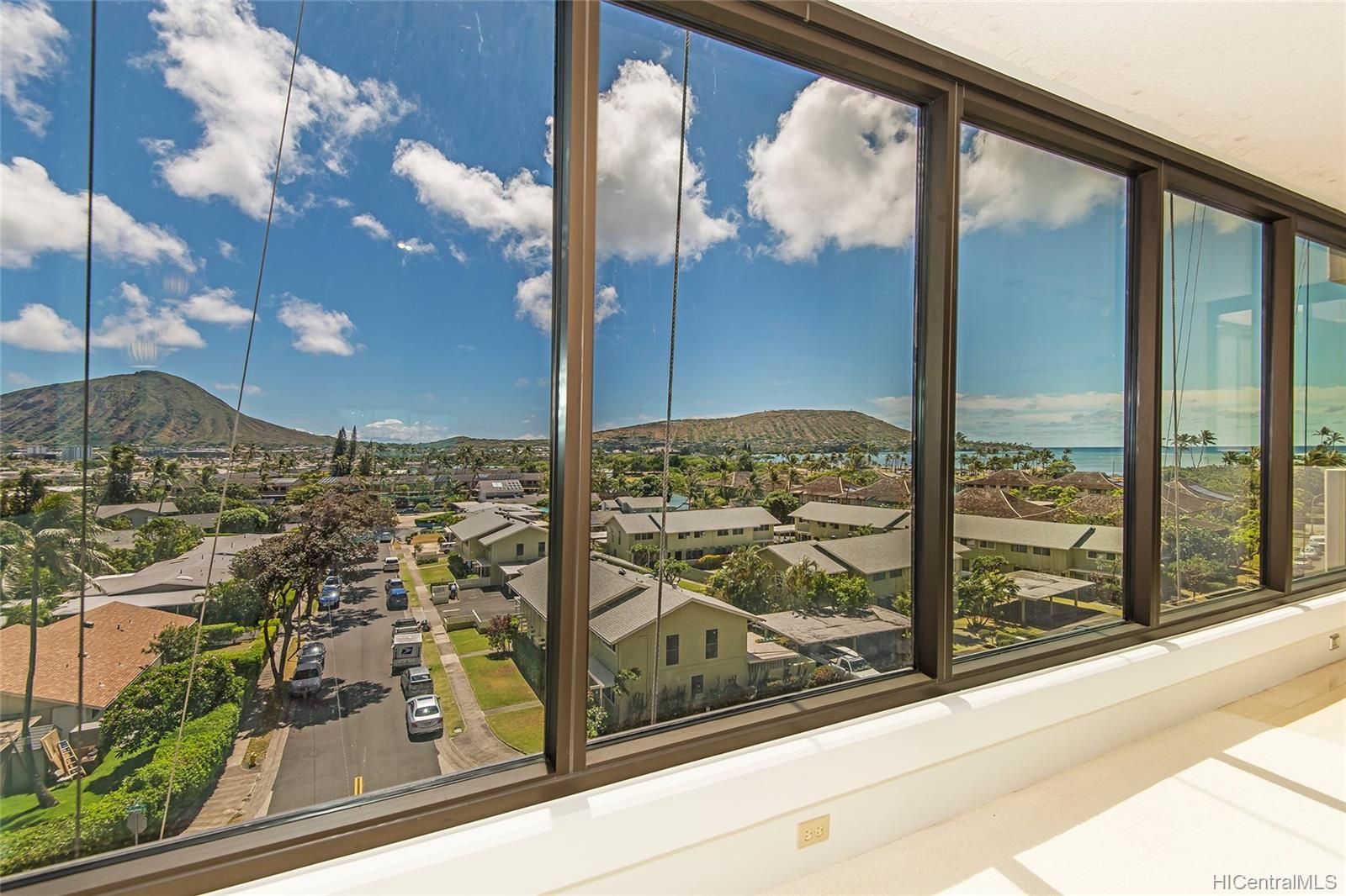 250 Kawaihae Street #2F, Honolulu, HI 96825