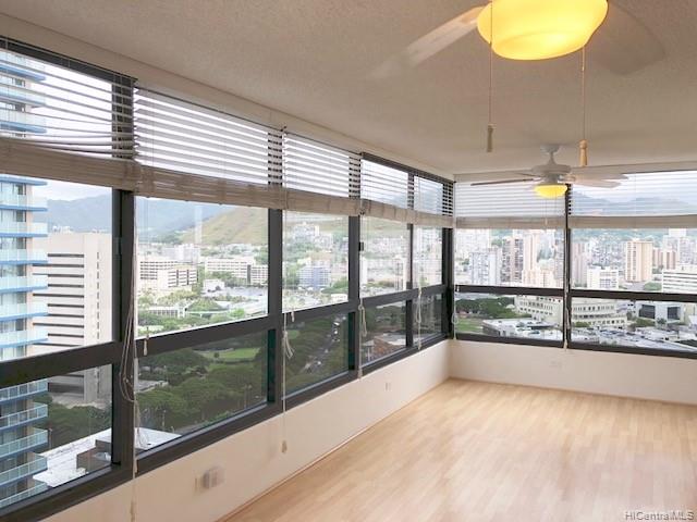 876 Curtis Street #2705, Honolulu, HI 96813