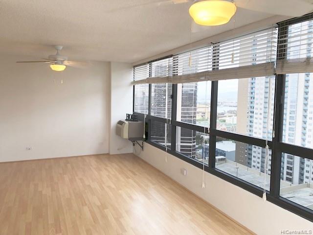 876 Curtis Street #2705, Honolulu, HI 96813