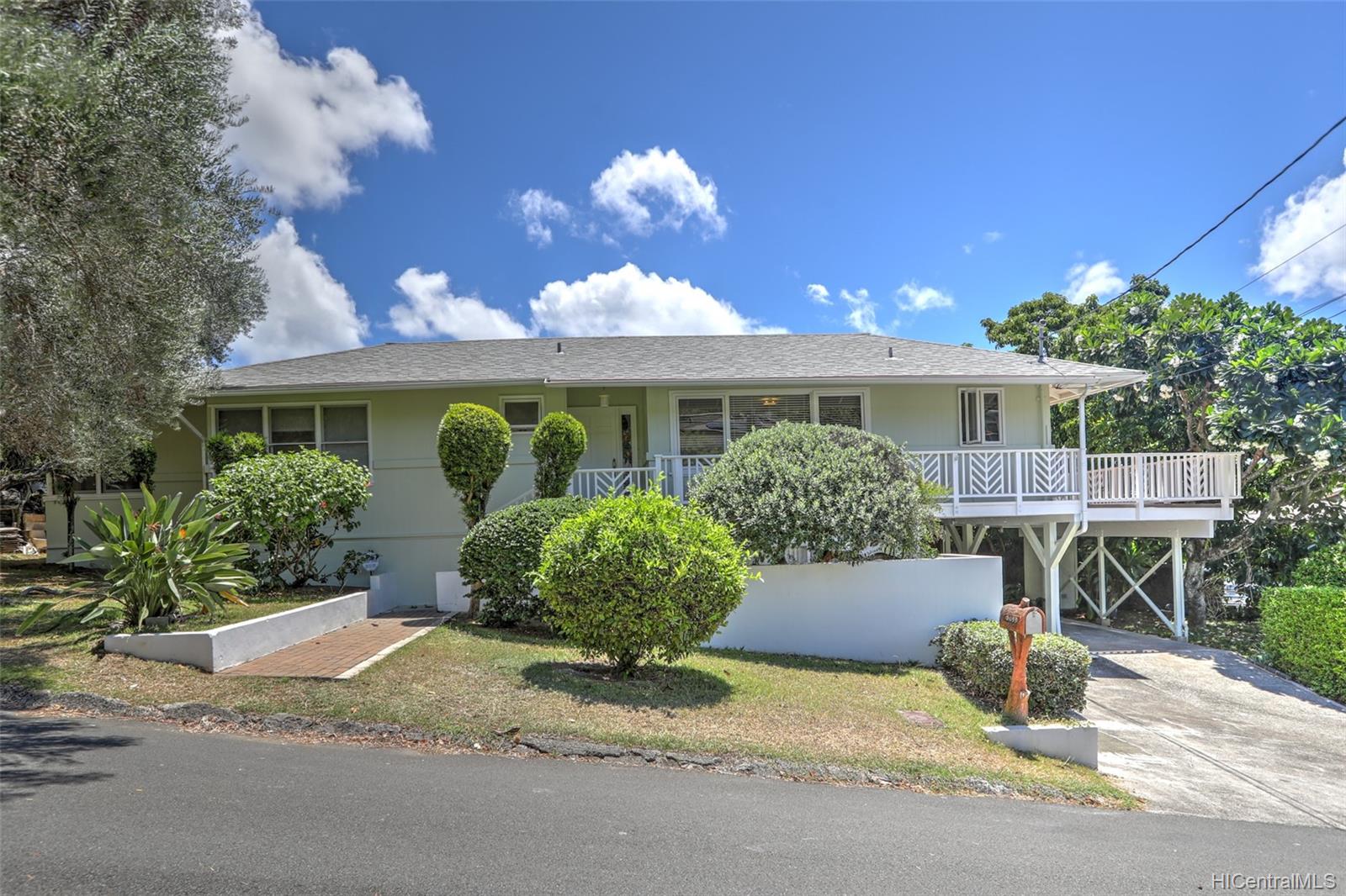 2033 Makiki Street Honolulu, HI 96822