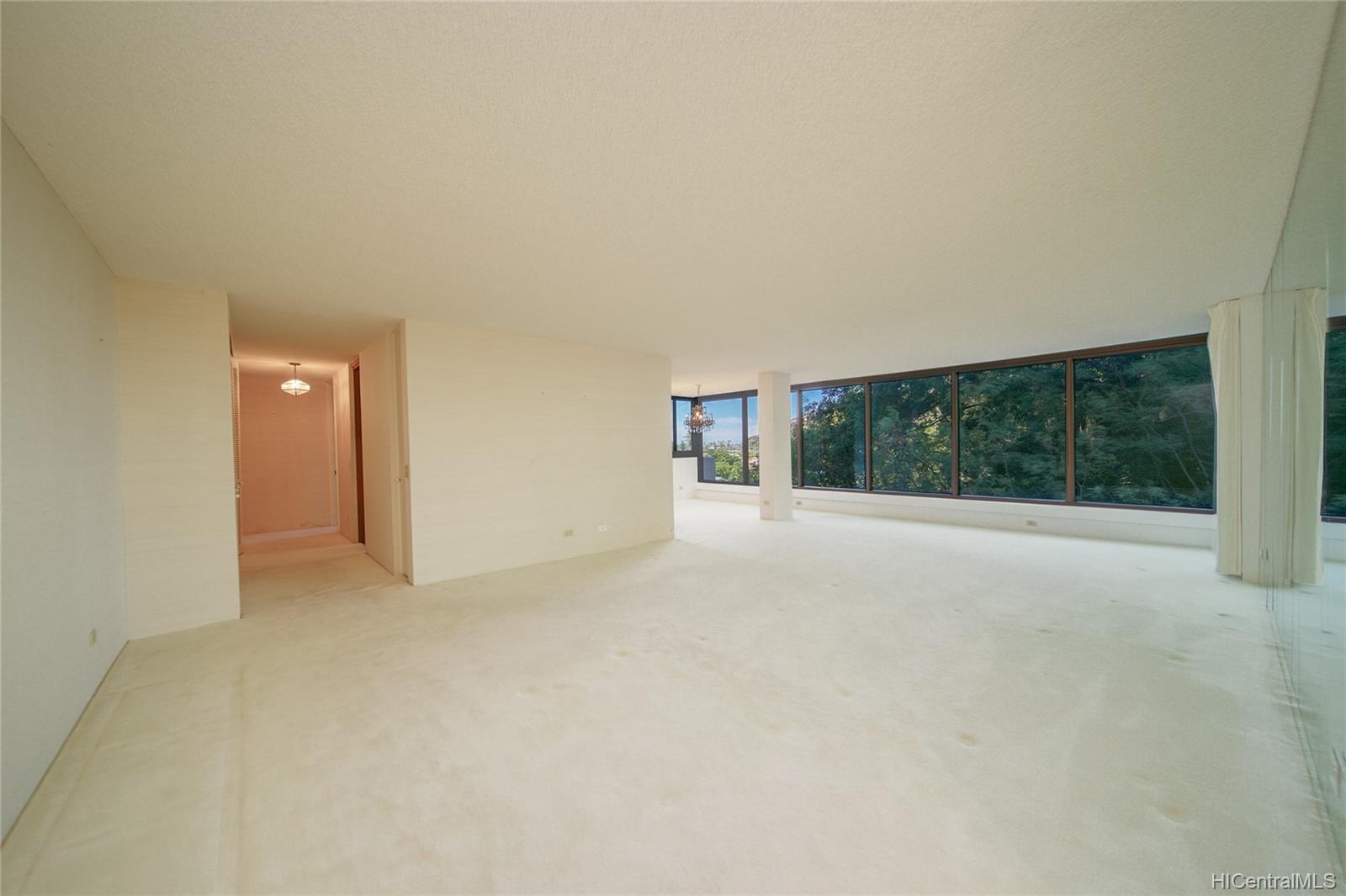 250 Kawaihae Street #1C, Honolulu, HI 96825