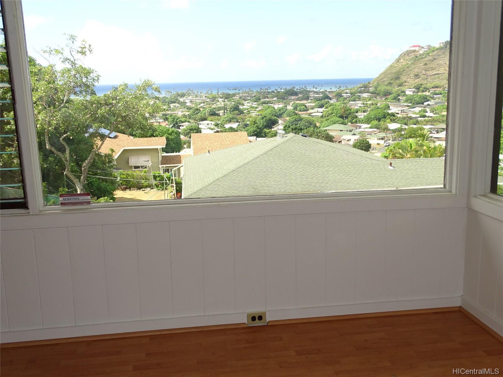 5404 Halapepe Street Honolulu, HI 96821