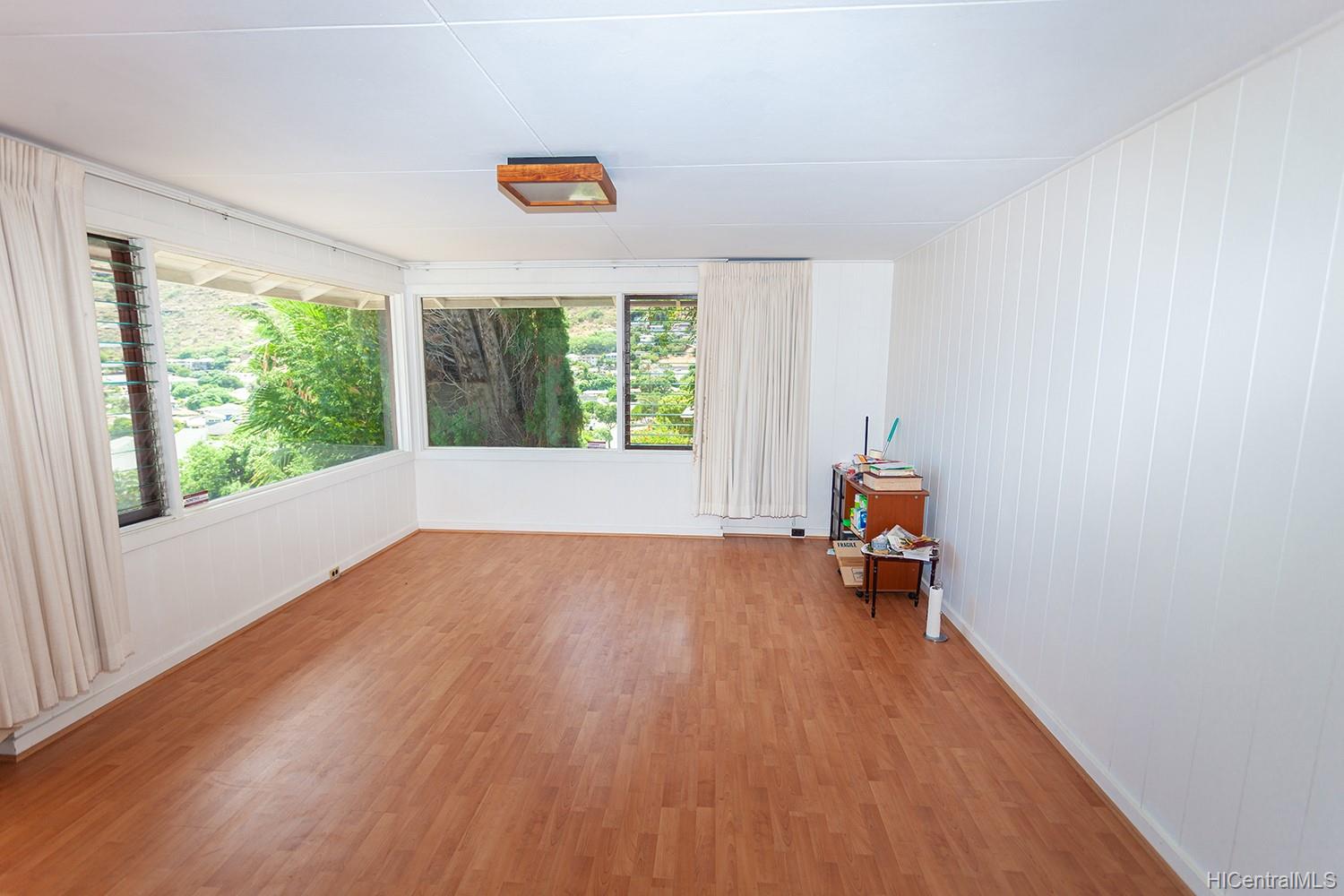 5404 Halapepe Street Honolulu, HI 96821