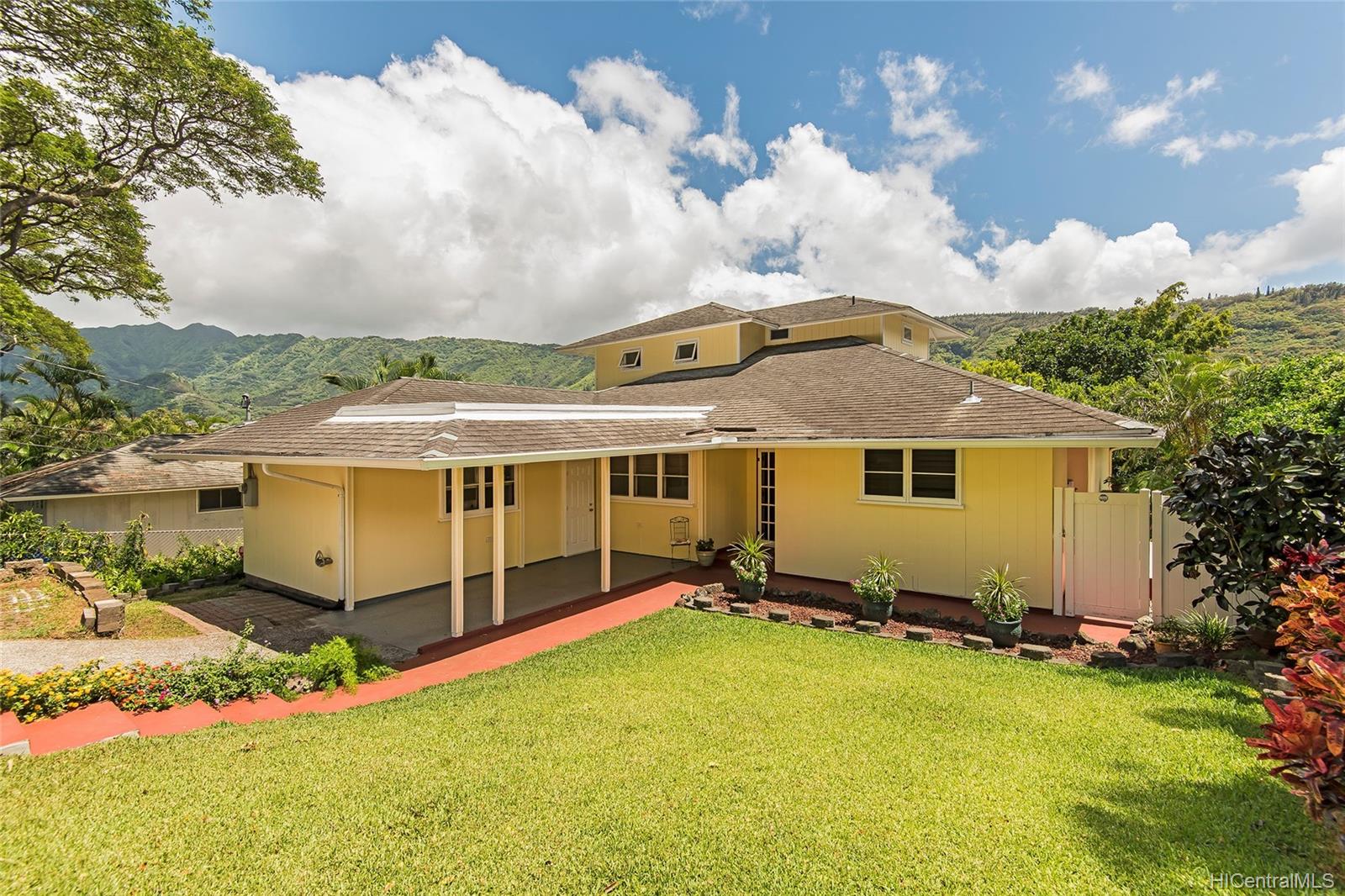 2929 Manoa Road Honolulu, HI 96822