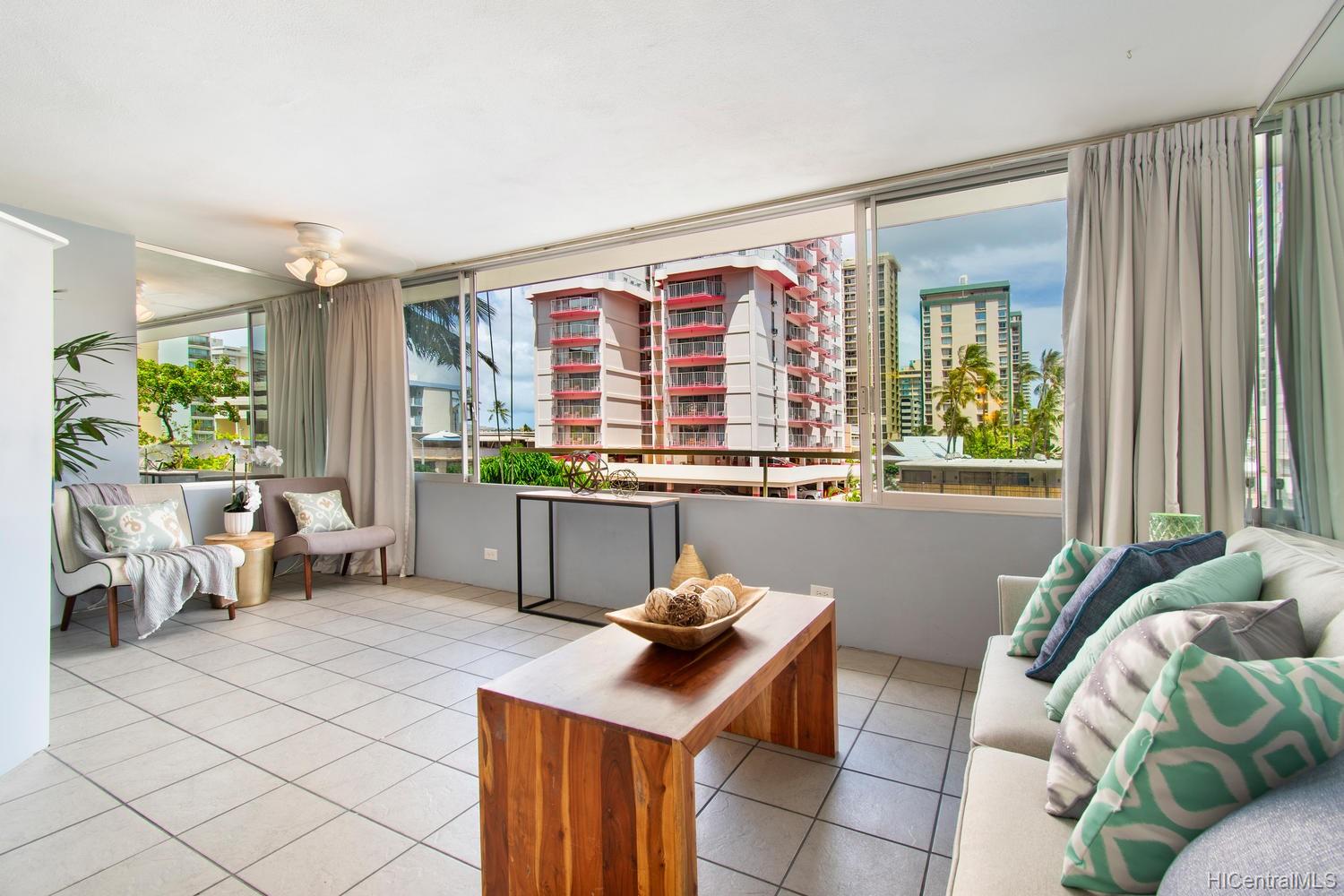 435 Seaside Avenue #303, Honolulu, HI 96815