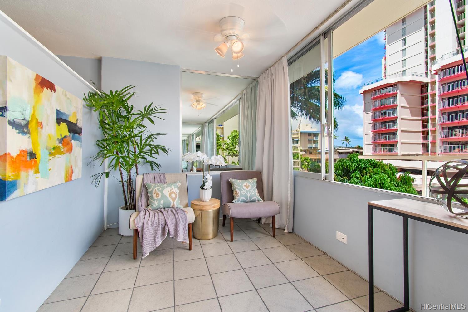 435 Seaside Avenue #303, Honolulu, HI 96815