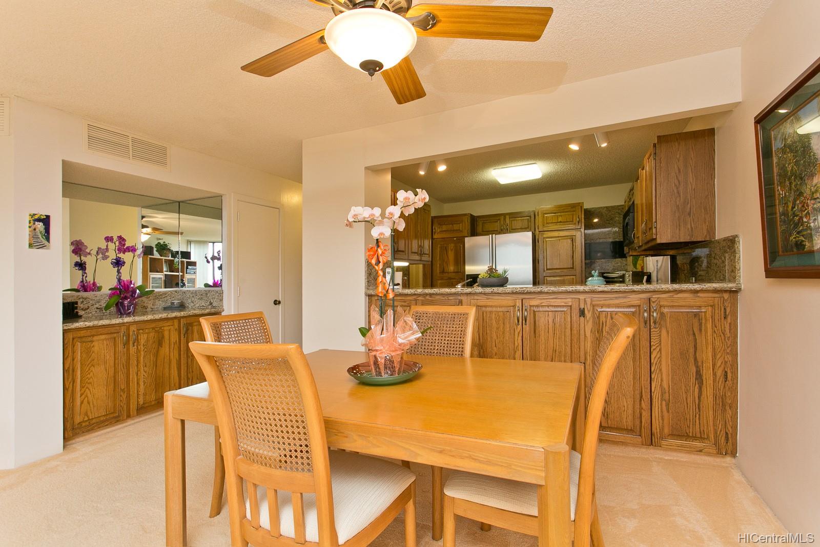 555 Hahaione Street #8H, Honolulu, HI 96825