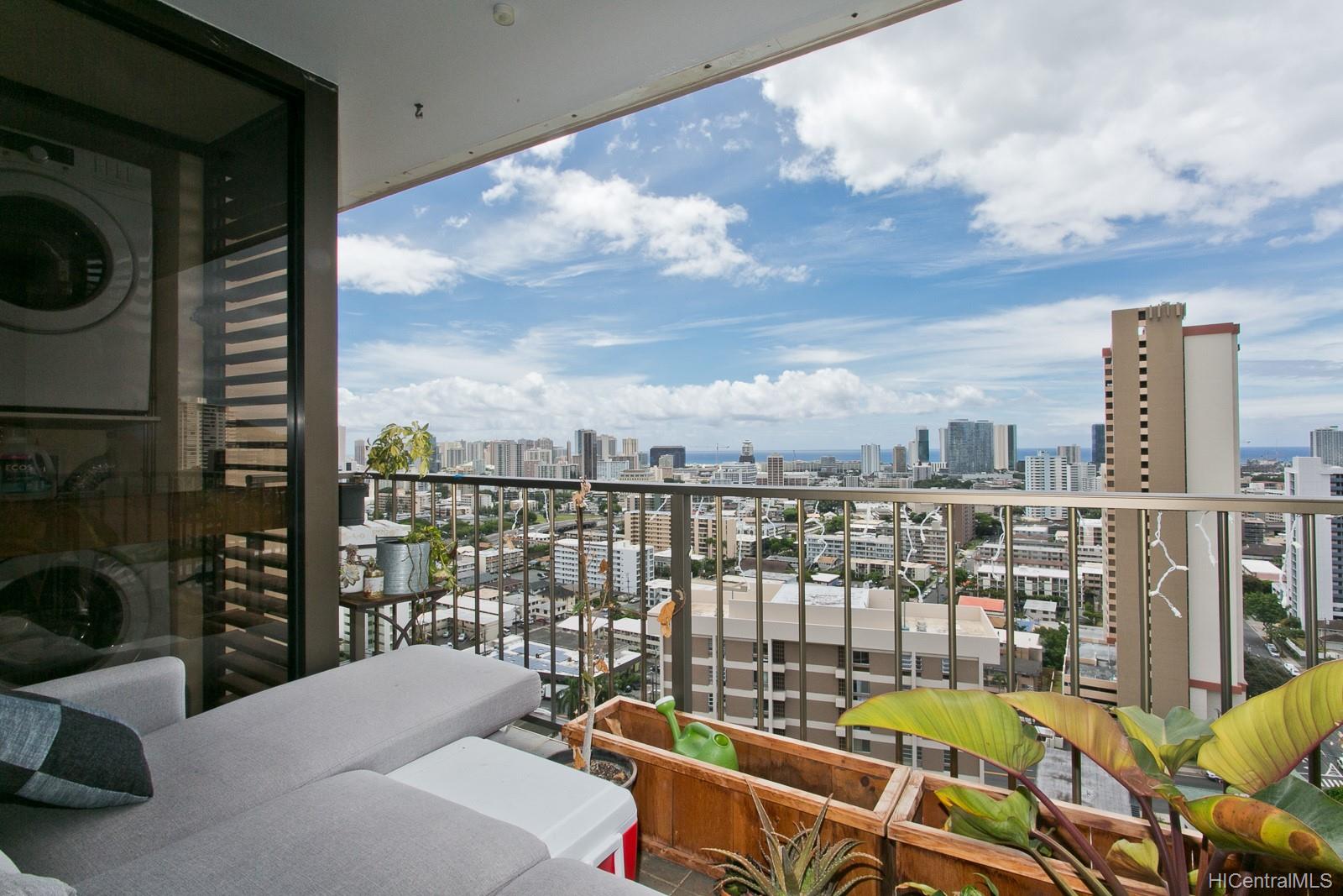 1630 Liholiho Street #2208, Honolulu, HI 96822