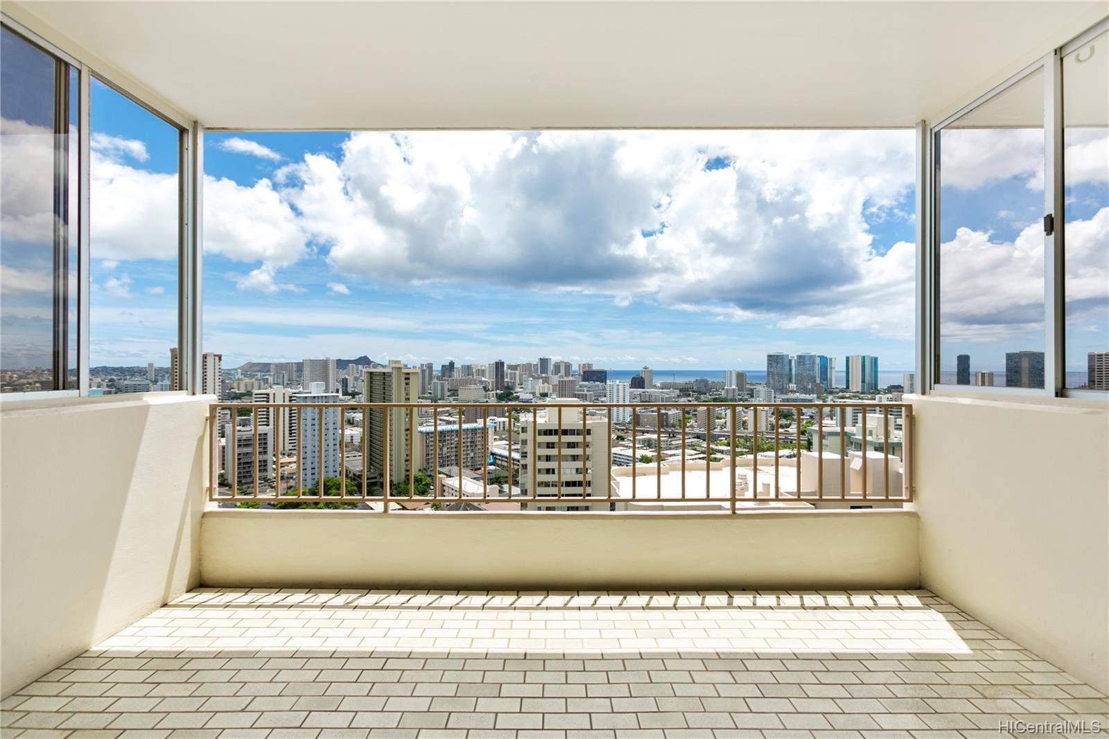 1001 Wilder Avenue #1103, Honolulu, HI 96822