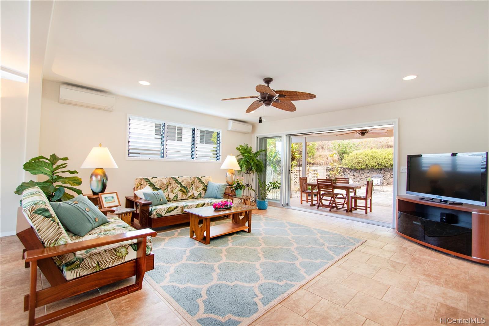 1358 Kalaniiki Street Honolulu, HI 96821